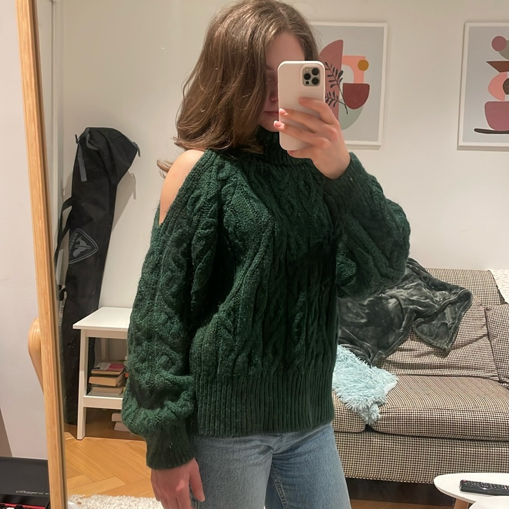 Zara Green cold shoulder turtleneck sweater